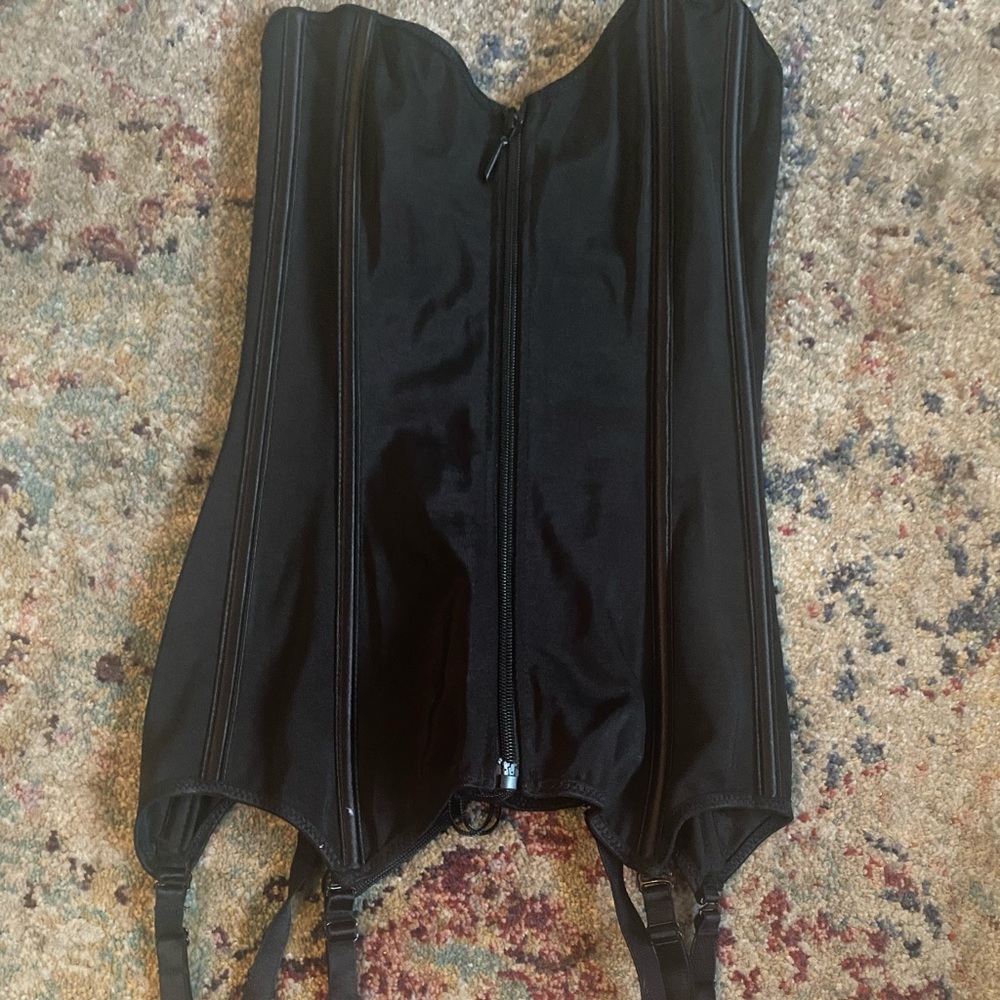 DONATED Coquette Zip Corset